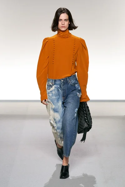 Look 26